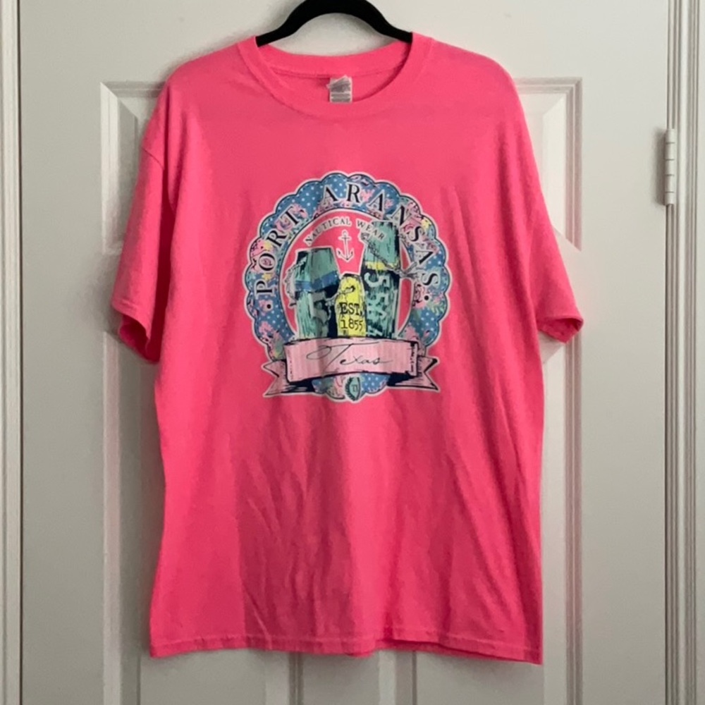 💰🚨CLEARANCE 🚨💰 
Pink Port Aransas T Shirt. T3-15 - Picture 2 of 5